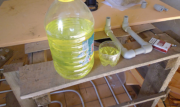 Фото добавления жидкого мыла для эластичности