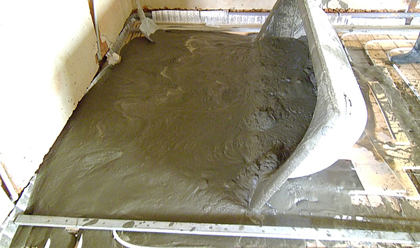 Фото приготовления раствора для стяжки пола