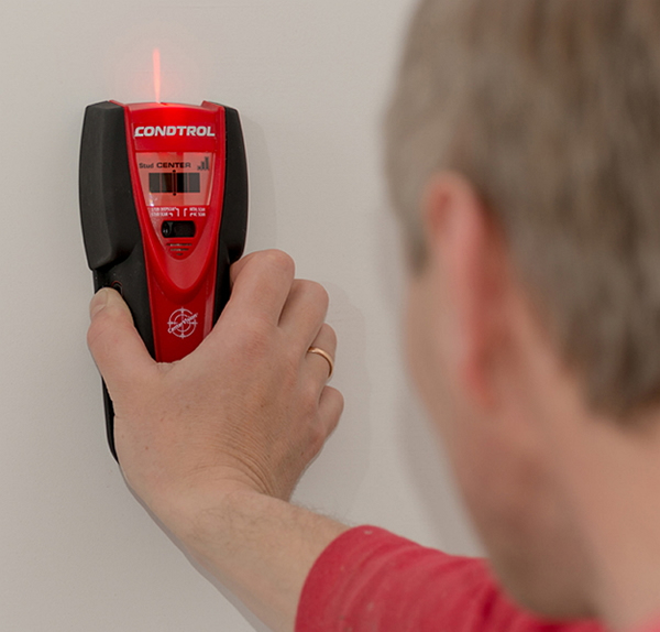 поиск скрытой проводки детектором