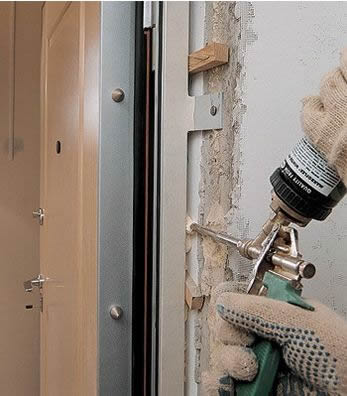 Изоляция входной двери