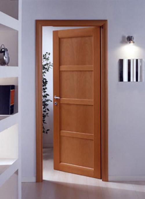 Установленная дверь