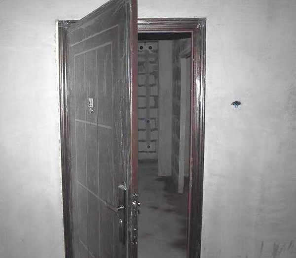 Как установить самому входную дверь