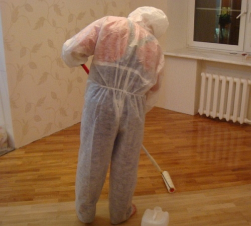 нанесение алкидного лака для паркета