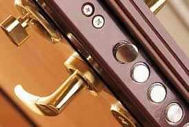 Замок входной стельной двери