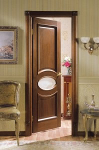 Левосторонняя дверь