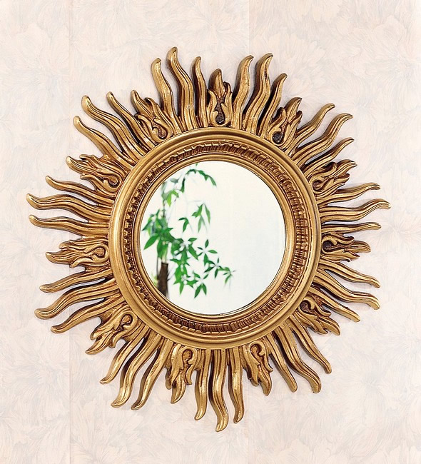 Зеркало не должно висеть напротив двери