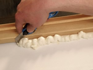 Удаляем остатки пены. 