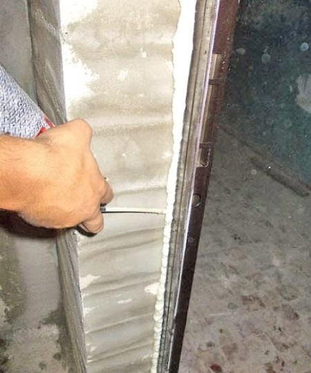 Фото откосов входной двери с монтажной пеной