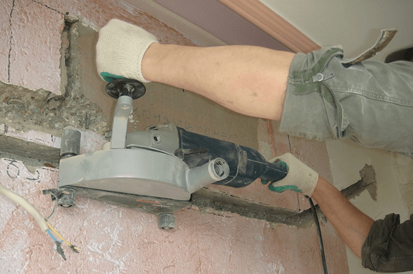 Фото штробления стен под электропроводку