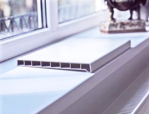 пластиковый подоконник