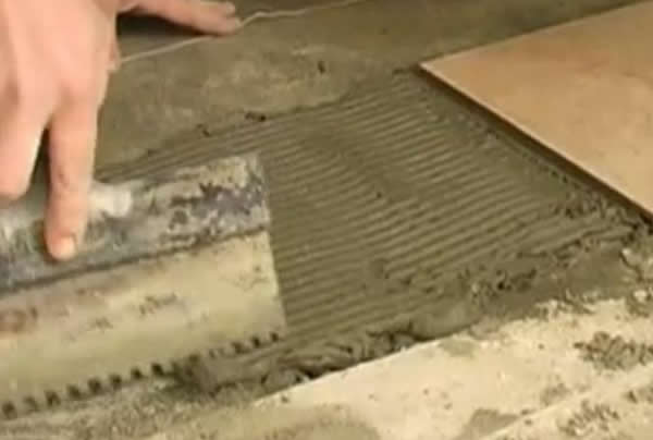 Разравнивание зубчатым шпателем