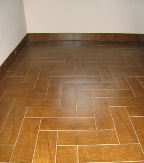 монтаж керамической плитки под паркет