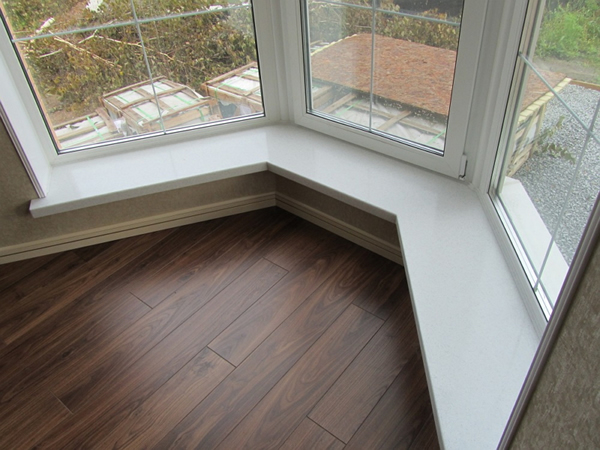 фигурный подоконник из искусственного камня