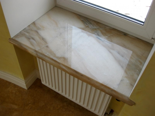 Фото подоконника из натурального мраморного камня