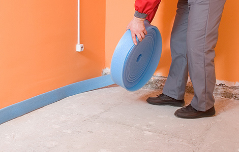 демпферная лента по периметру комнаты