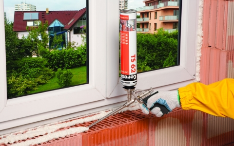 работа с монтажной пеной в летнее время