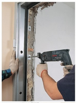 Крепление коробки через монтажные пластины