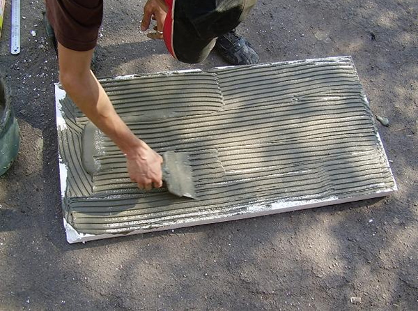 Фото крепления пенопласта на клеевую смесь