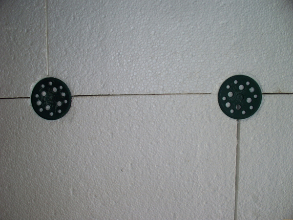 крепление листов пенопласта к стене дюбель-гвоздями