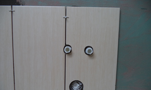 как сделать отверстие в плитке