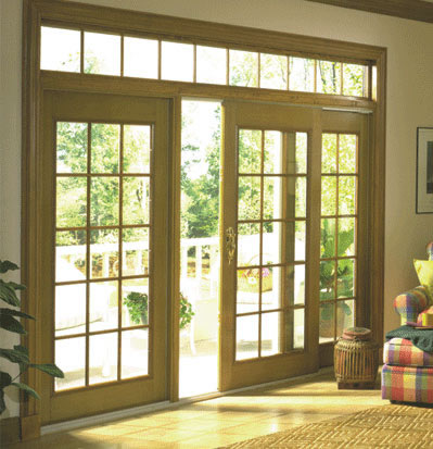 Раздвижная дверь, объединяющая комнату с террасой