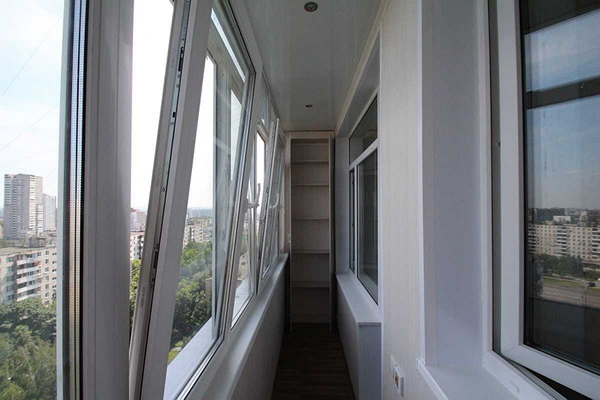 Фото шестиметрового подоконника ПВХ