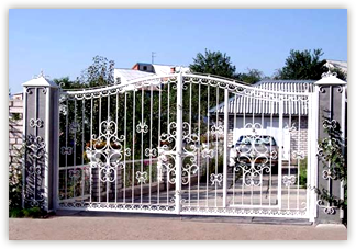 Сварные ворота с элементами ковки