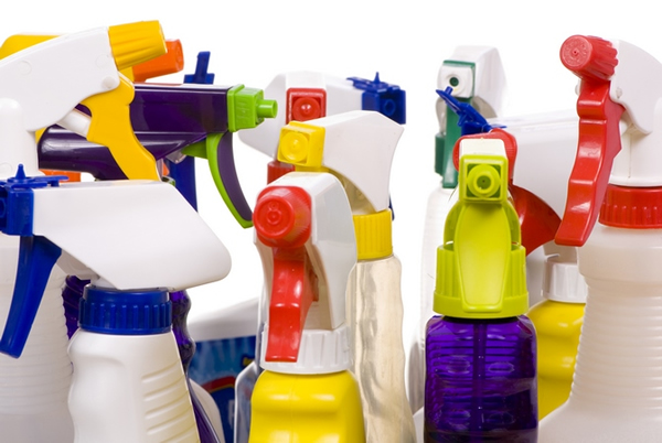 Фото про средства ухода за пластиковыми окнами