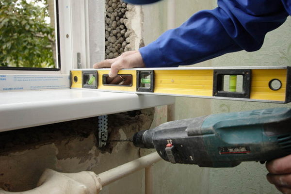 крепление пластикового подоконника