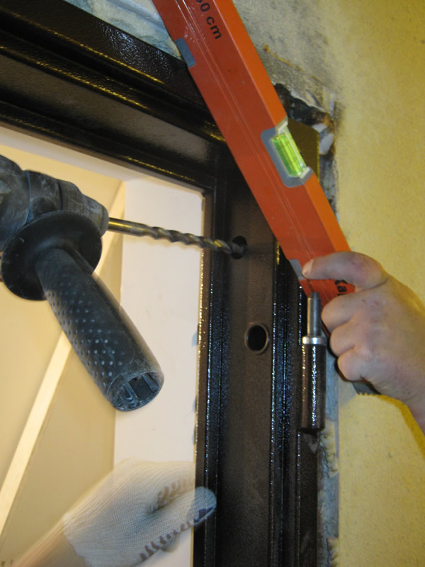 Монтируем дверную коробку