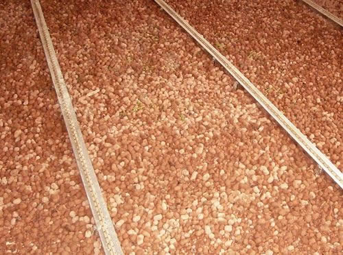 Фото утепления потолка со стороны чердака шлаком