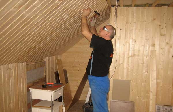 Фото отделки мансарды вагонкой