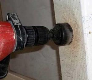 Сверление отверстия для ручки