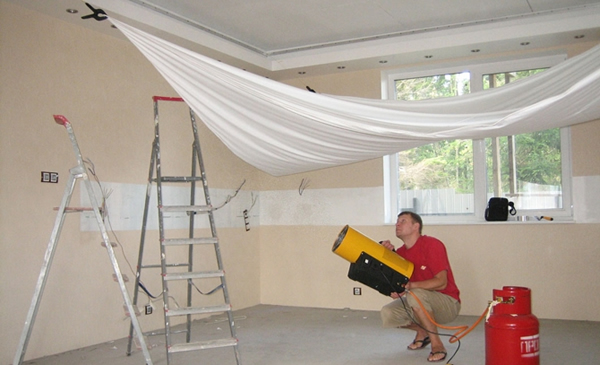 многослойные панели под натяжным потолком