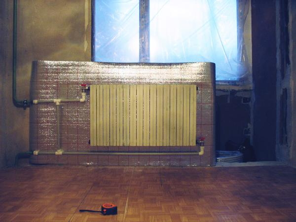 Фото звукоизоляции труб отопления и батареи